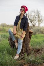 Buttoned denim jacket