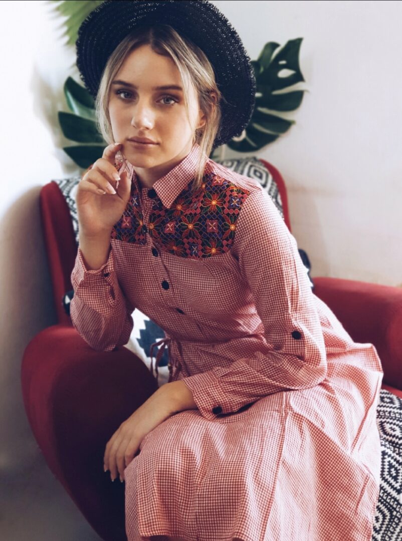 NEW DELHI dress in red and white squares – תמונה 1