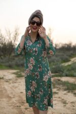 ⁦Maya Mint Flowers Dress⁩ – תמונה ⁦3⁩
