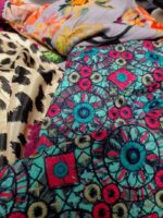 ⁦RONI flower-spotted scarf⁩ – תמונה ⁦2⁩