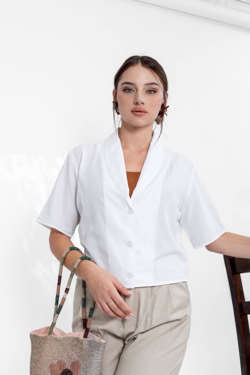 1 חולצת Vintage Charm לבנה – תמונה 1