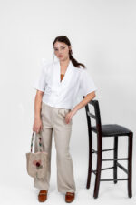 ⁦חולצת Vintage Charm לבנה⁩ – תמונה ⁦4⁩