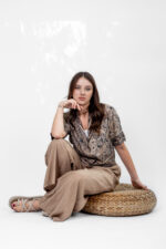 ⁦חולצת Vintage Charm⁩ – תמונה ⁦2⁩