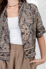 ⁦חולצת Vintage Charm⁩ – תמונה ⁦3⁩