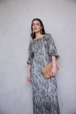 ⁦שמלת LIYA פסי זהב⁩ – תמונה ⁦4⁩